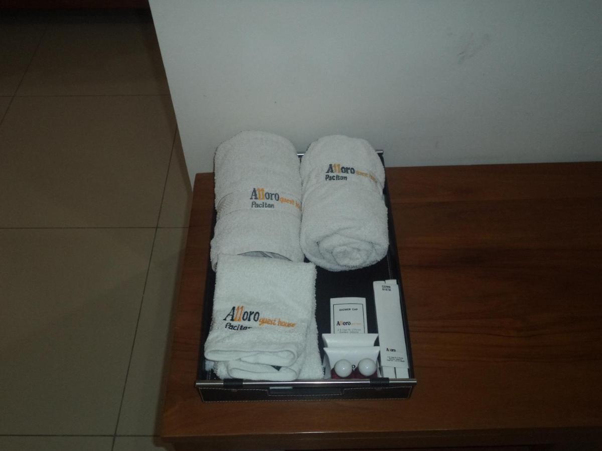 Alloro Guesthouse Pacitan Εξωτερικό φωτογραφία