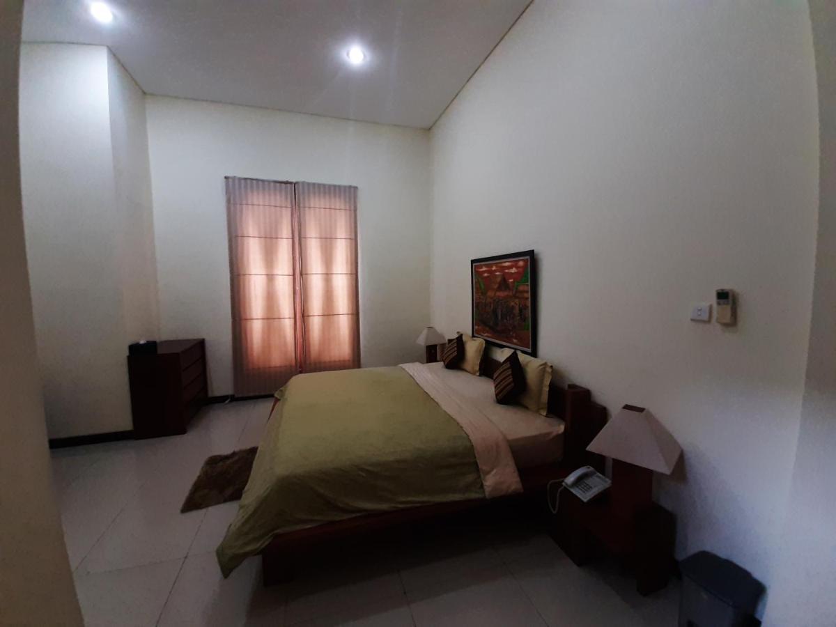 Alloro Guesthouse Pacitan Εξωτερικό φωτογραφία