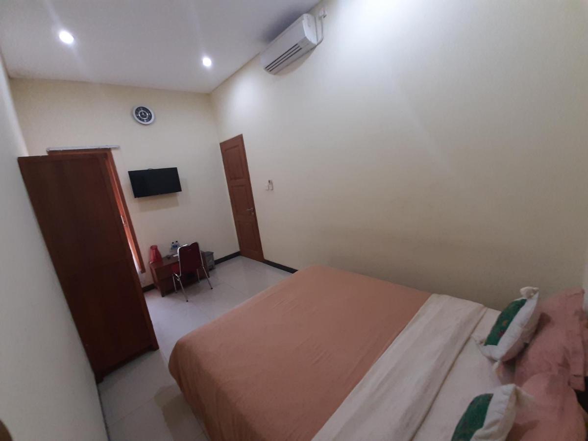 Alloro Guesthouse Pacitan Εξωτερικό φωτογραφία